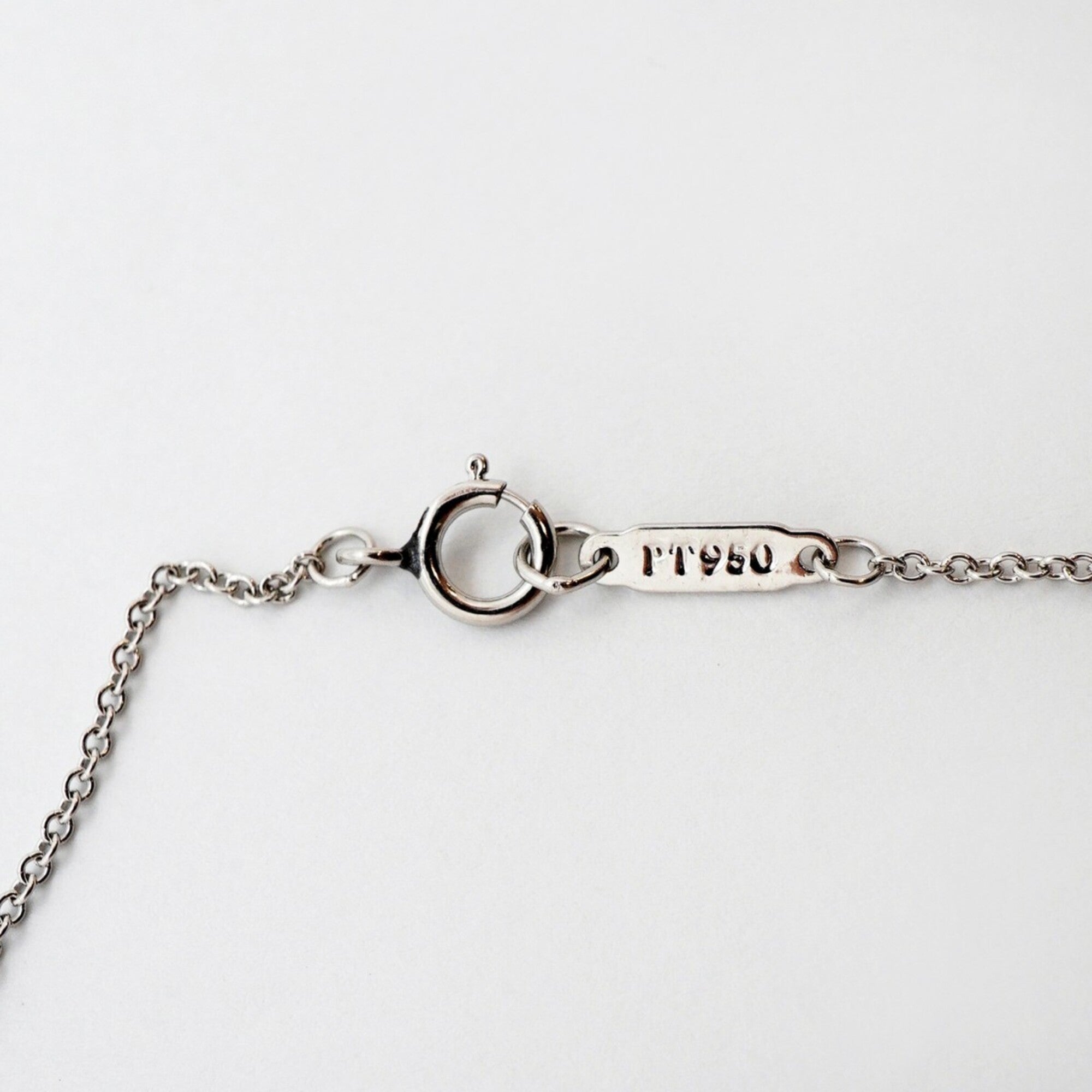 Solitaire Pendant Necklace Platinum with Diamond