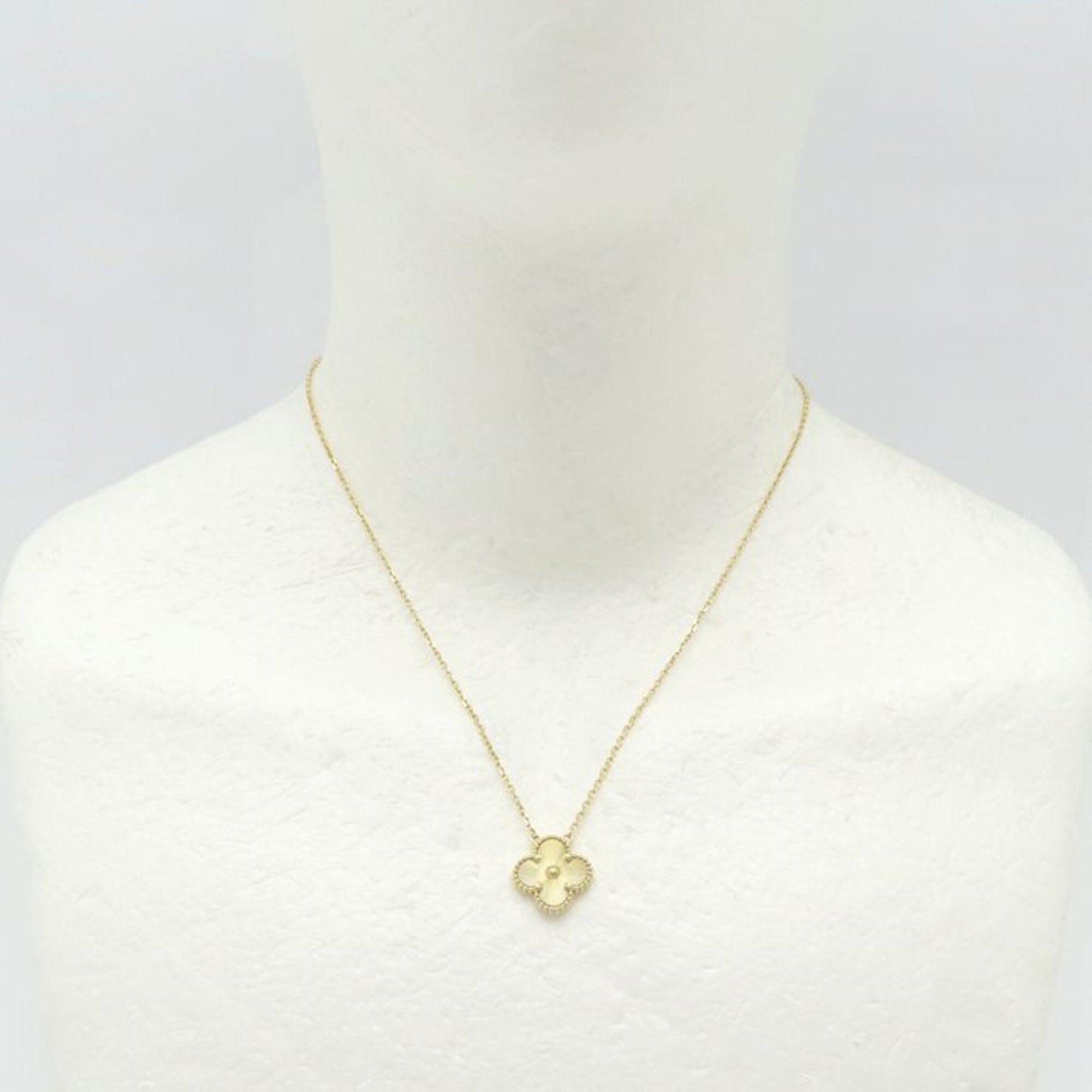 Vintage Alhambra Pendant Necklace 18K Yellow Gold