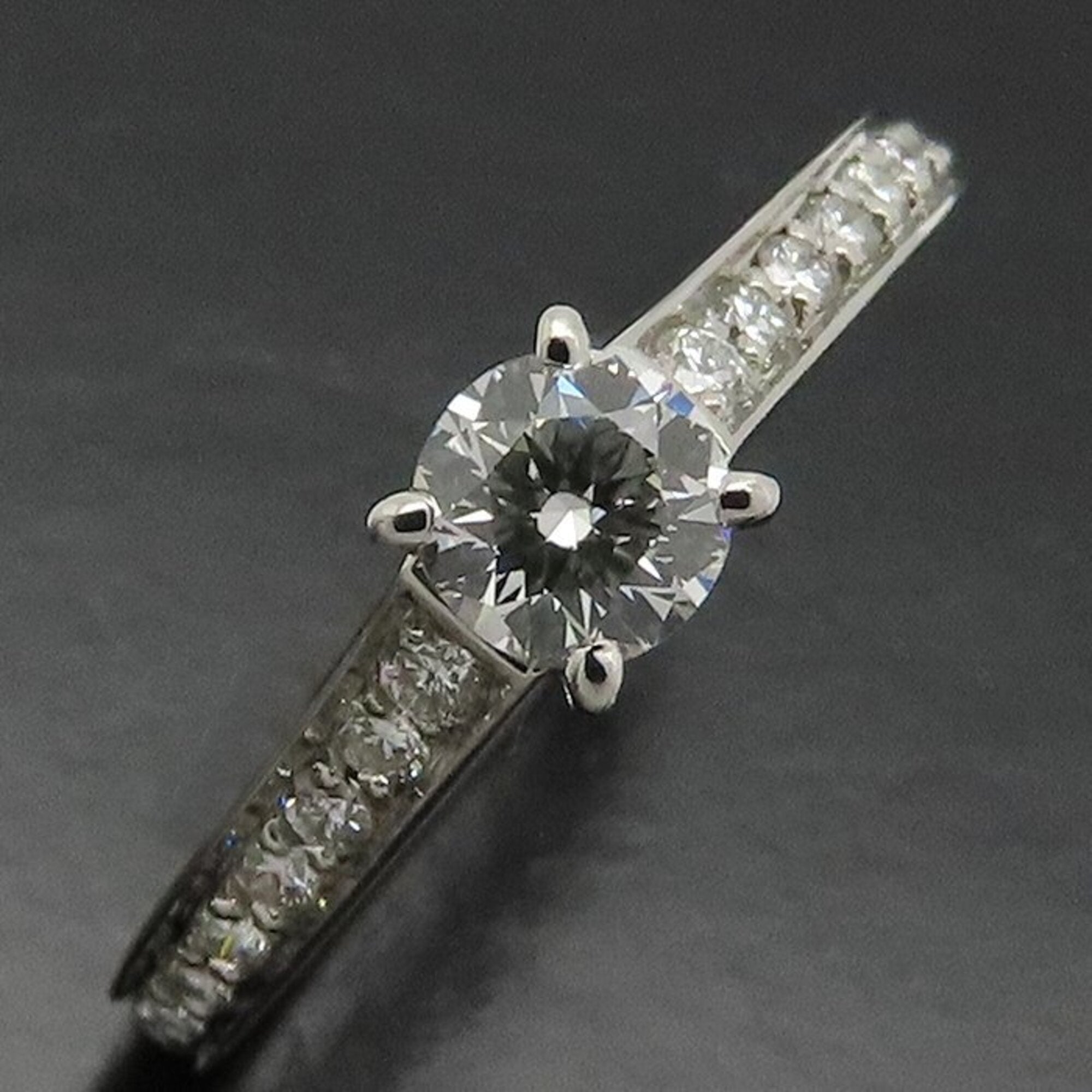 Solitaire Ring Platinum with Diamond