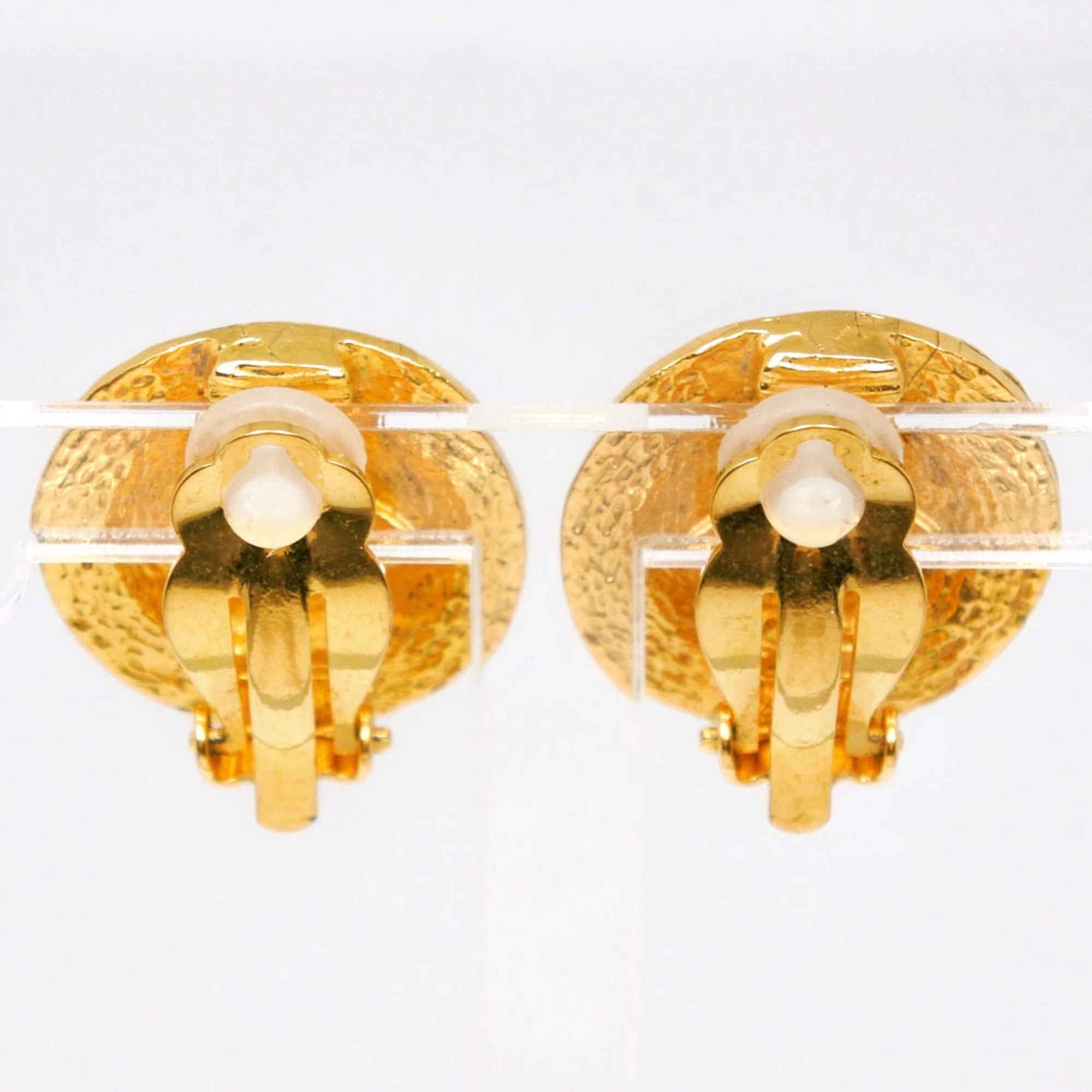 CC Logo Clip-On Earrings Metal Gold-Tone Metal