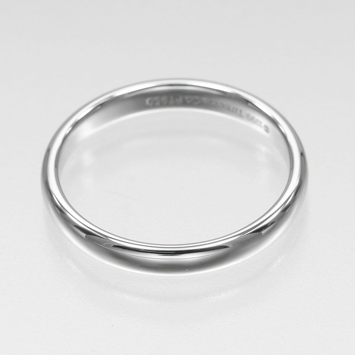 Forever Classic Ring Platinum