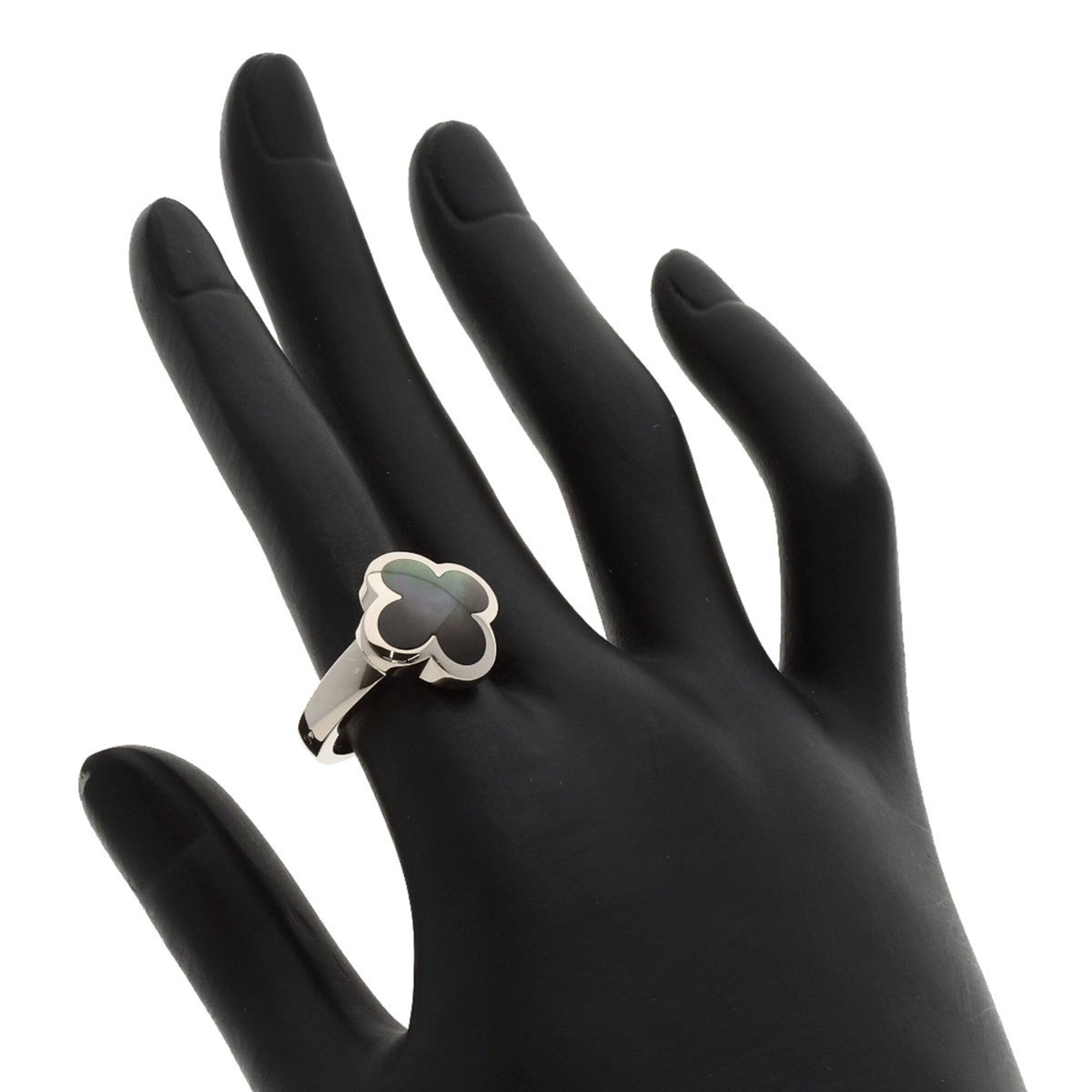 Alhambra Ring 18K White Gold and Mother of Pearl
