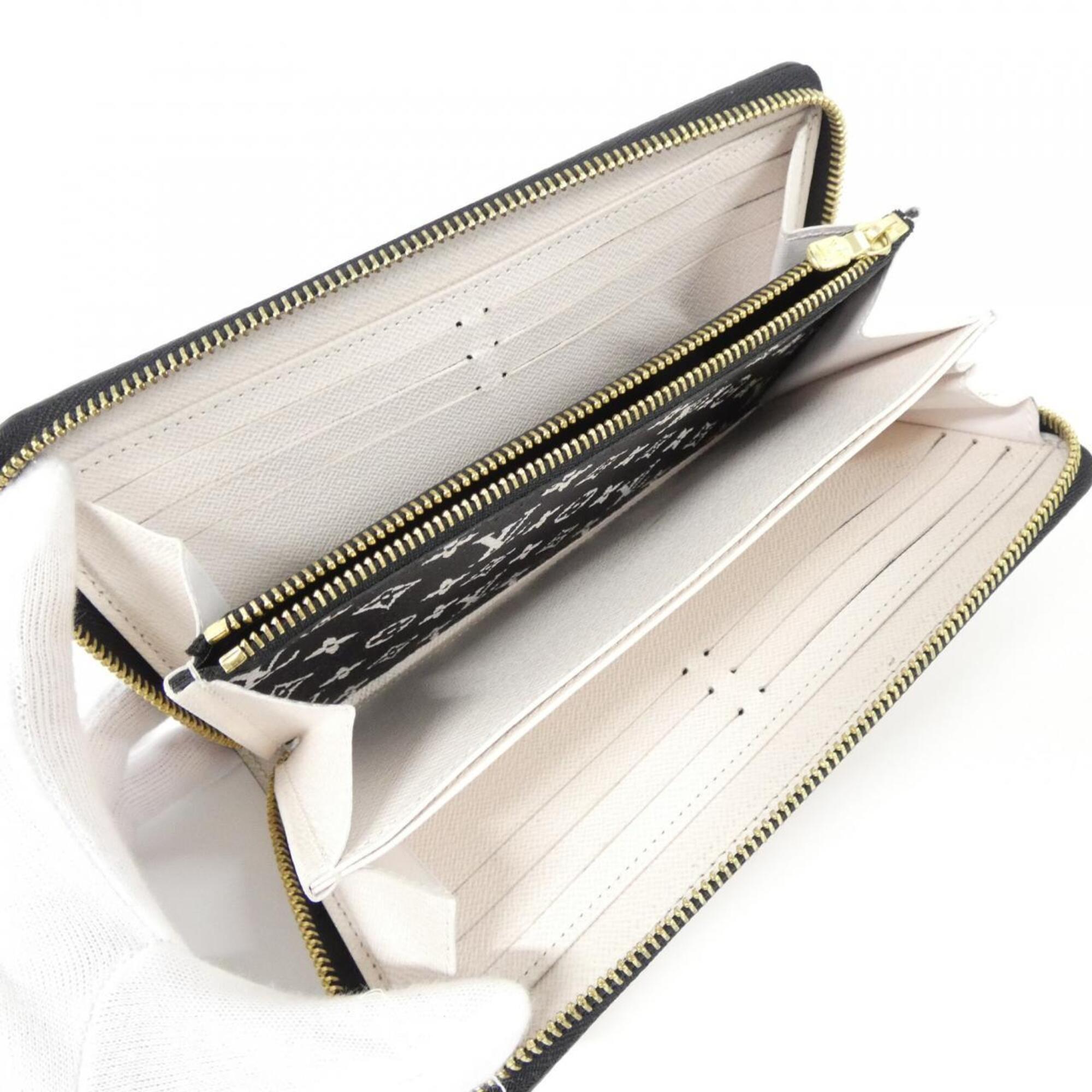 Zippy Wallet Limited Edition Crafty Monogram Giant