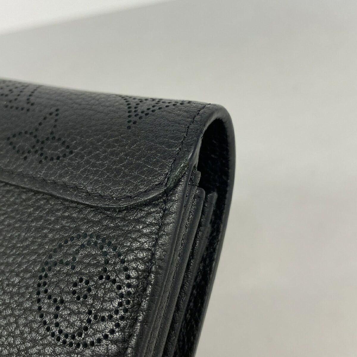 Iris Wallet NM Mahina Leather