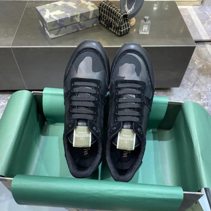 V - SNEAKERS