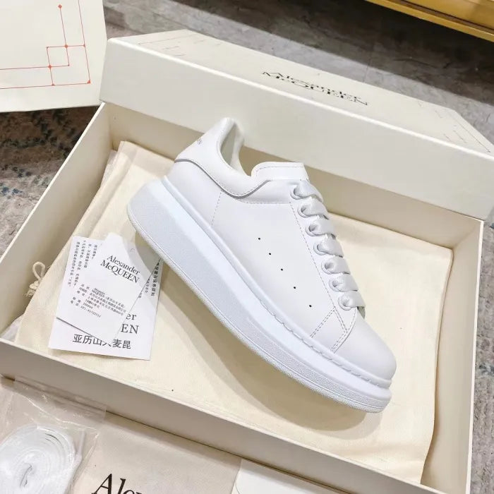 A - SNEAKERS
