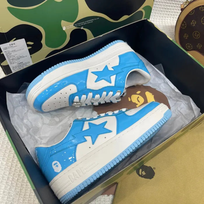 B - SNEAKERS