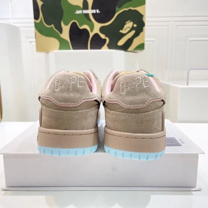 B - SNEAKERS