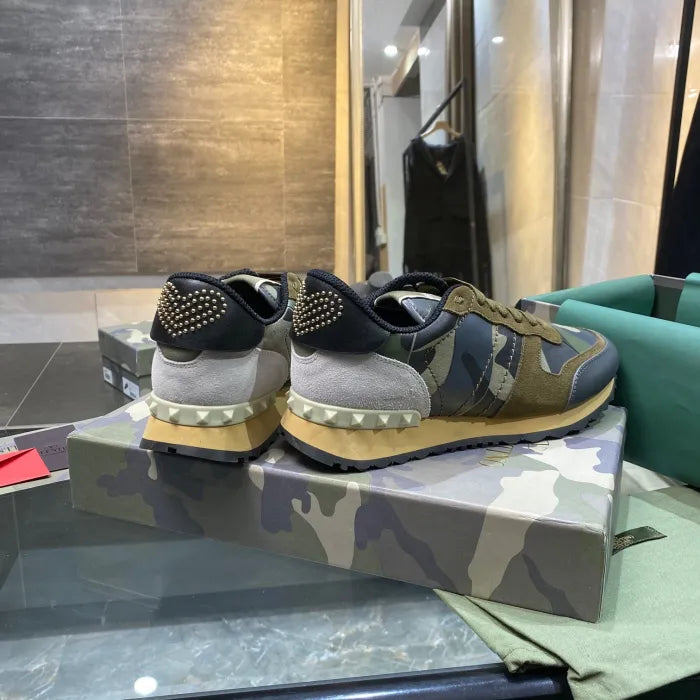 V - SNEAKERS