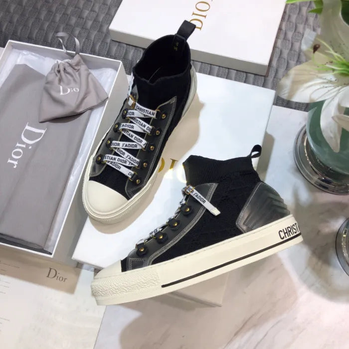 D - SNEAKERS