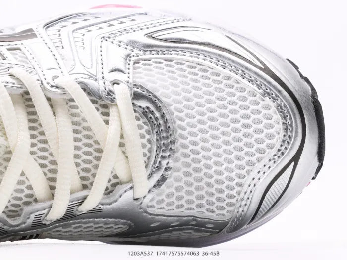 A - SNEAKERS
