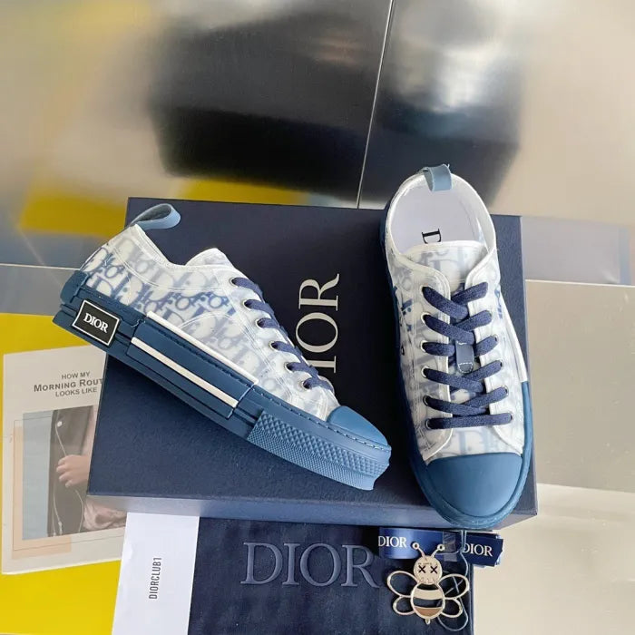 D - SNEAKERS