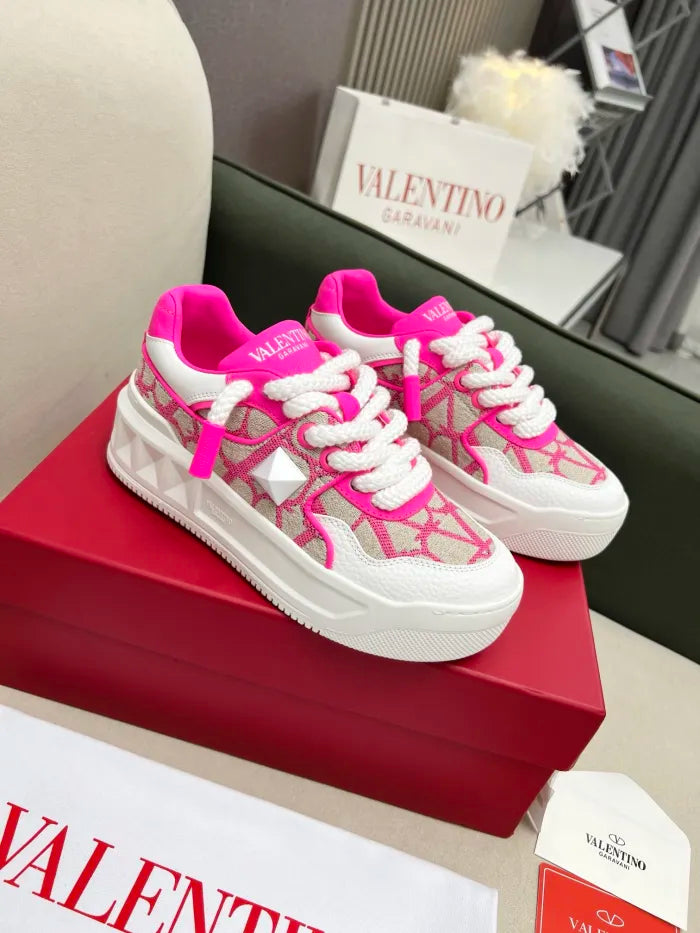 V - SNEAKERS