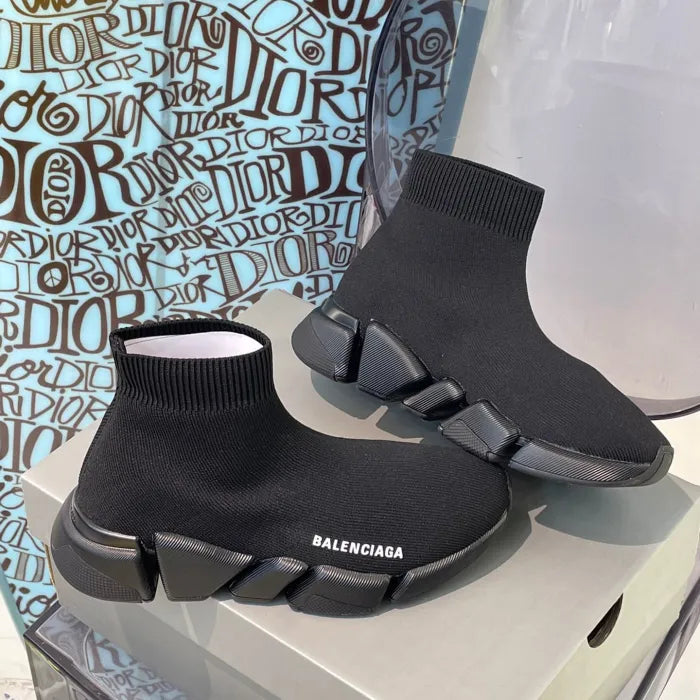 B - SNEAKERS