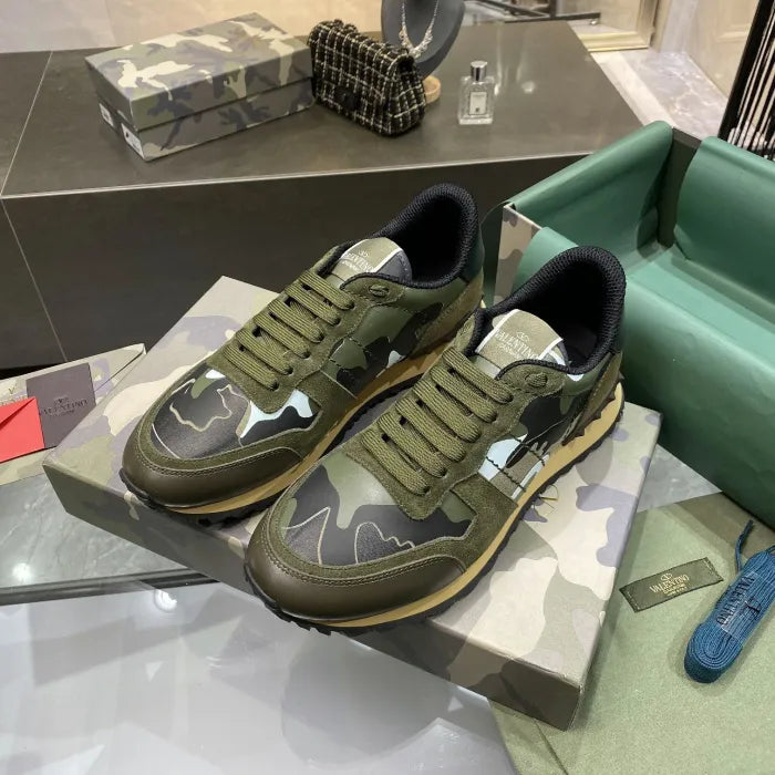V - SNEAKERS