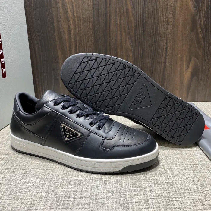 P - SNEAKERS