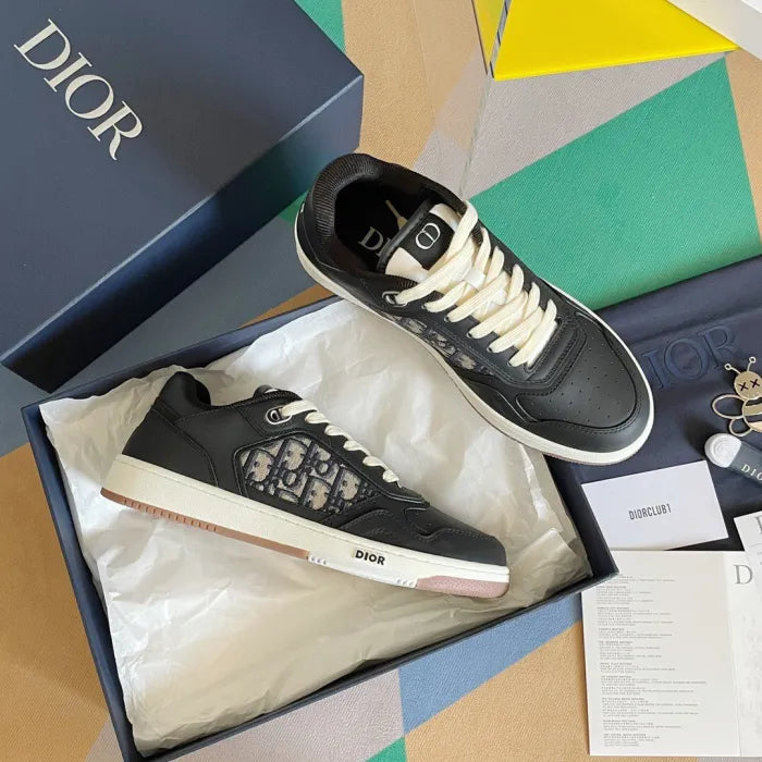 D - SNEAKERS