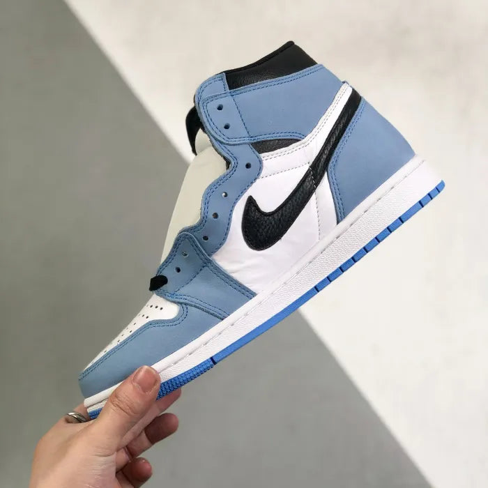 N - SNEAKERS