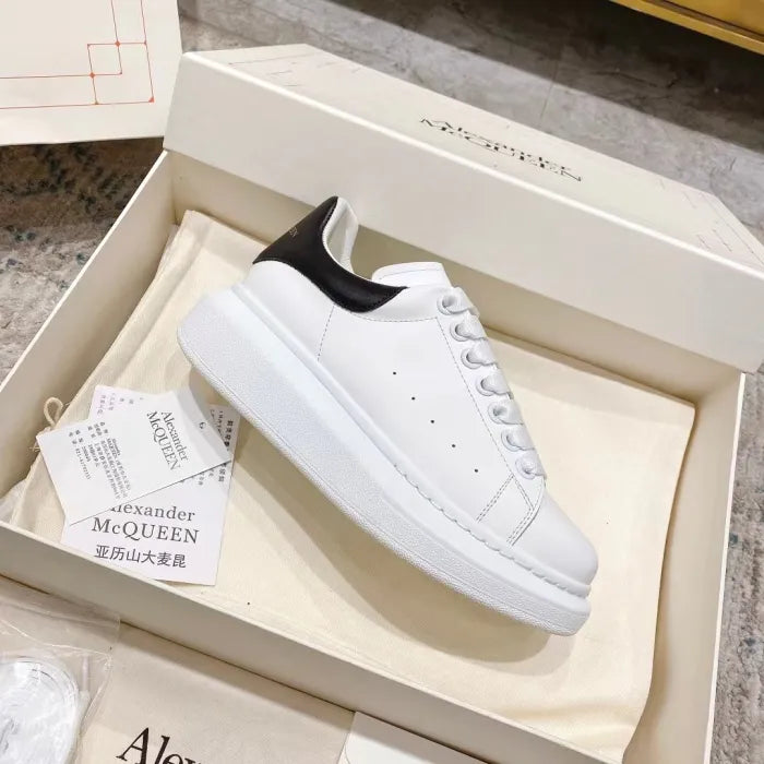 A - SNEAKERS