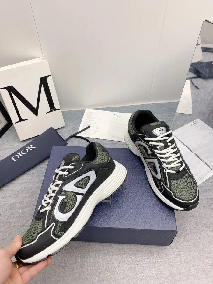 D - SNEAKERS
