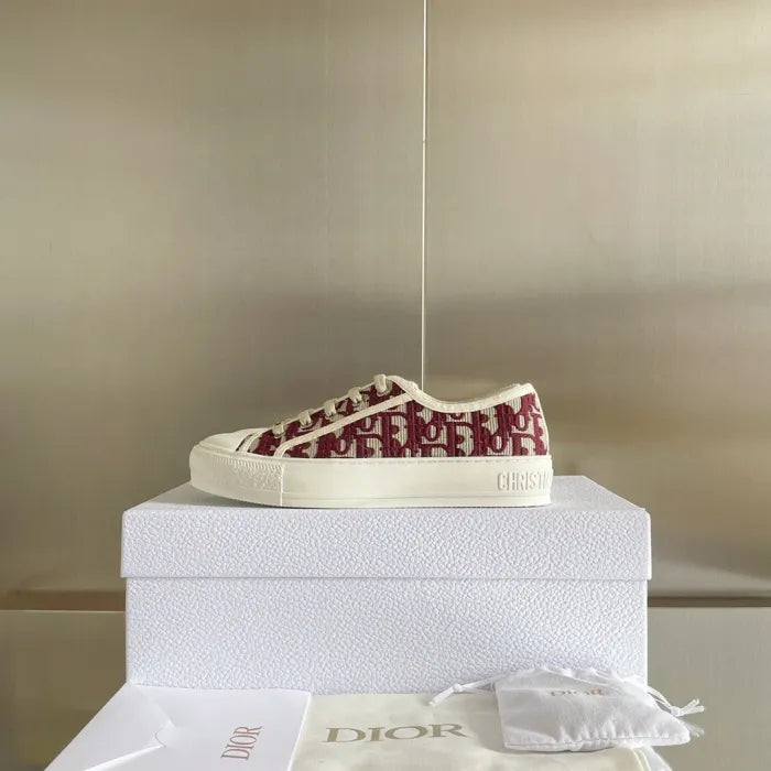 D - SNEAKERS