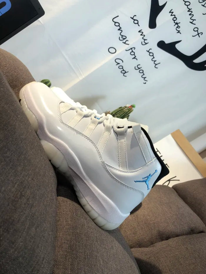 N - SNEAKERS